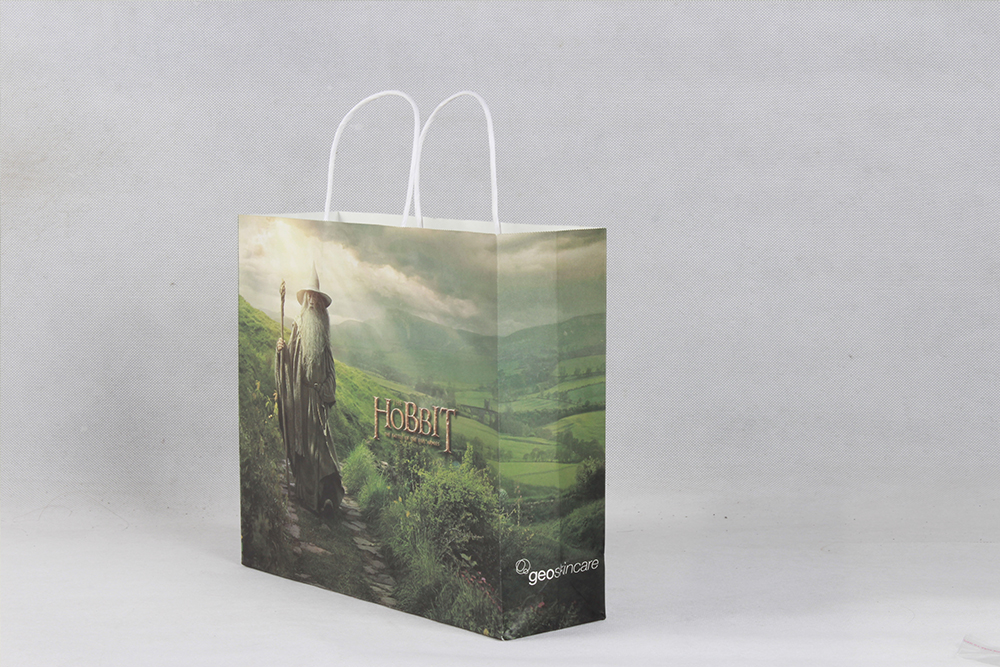 HOBBIT唯美藝術(shù)風格化妝品白卡紙袋定制
